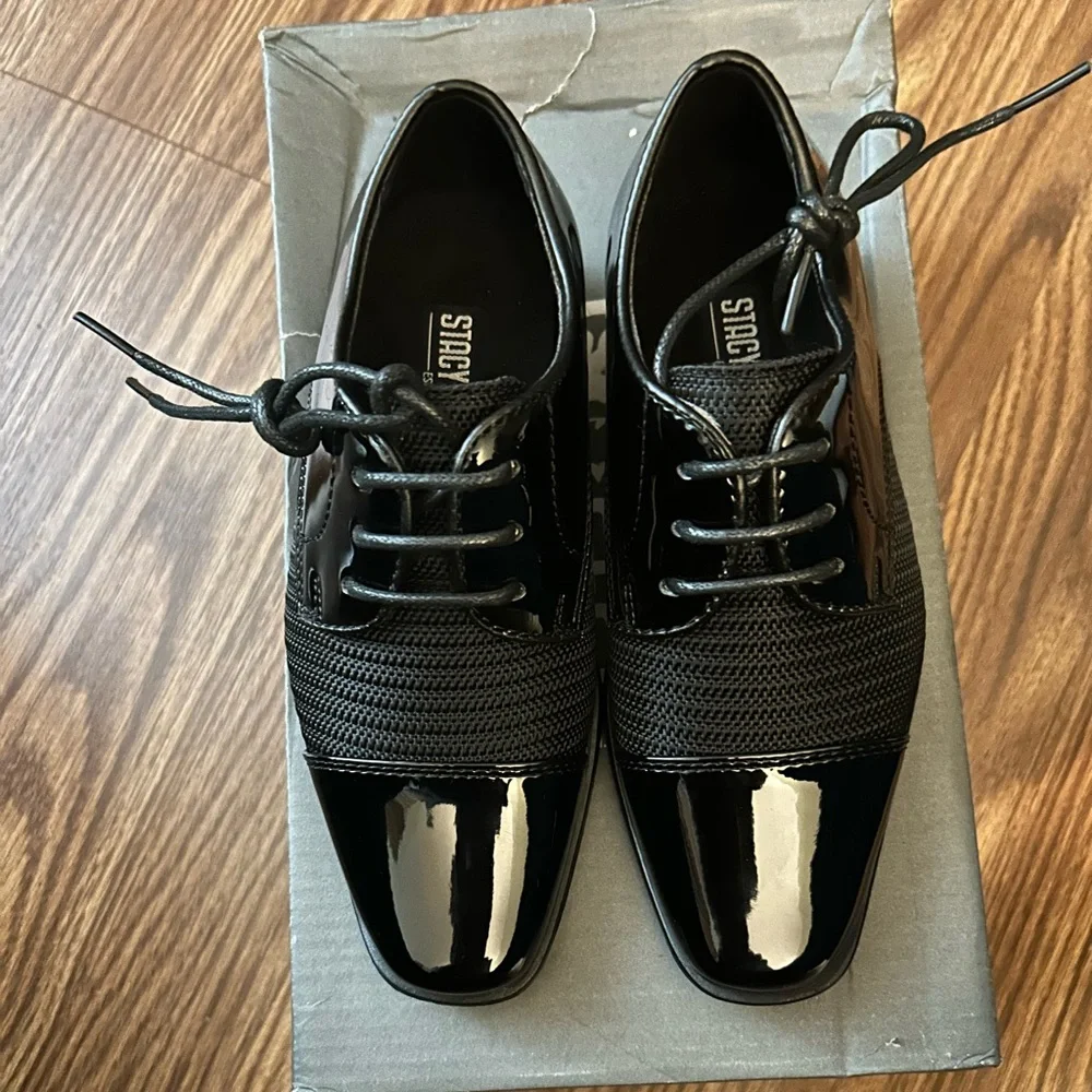 Stacy Adams Boys Glossy Black Oxfords.